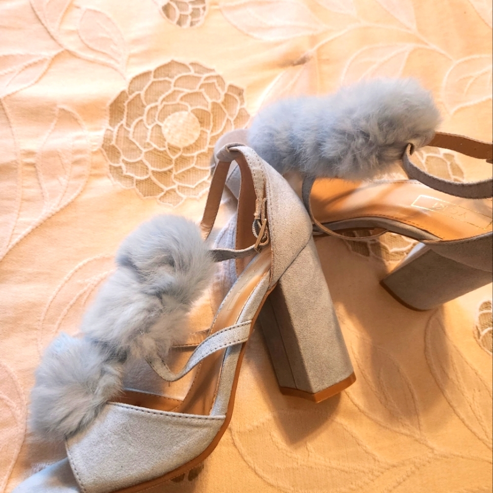 💥Baby Blue Cute Block Heel Sandals NWOT